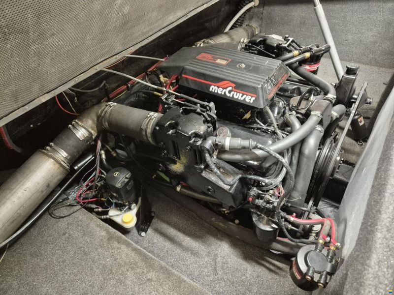 Rinker 236