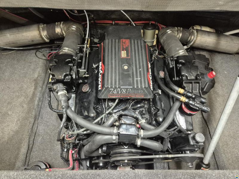 Rinker 236