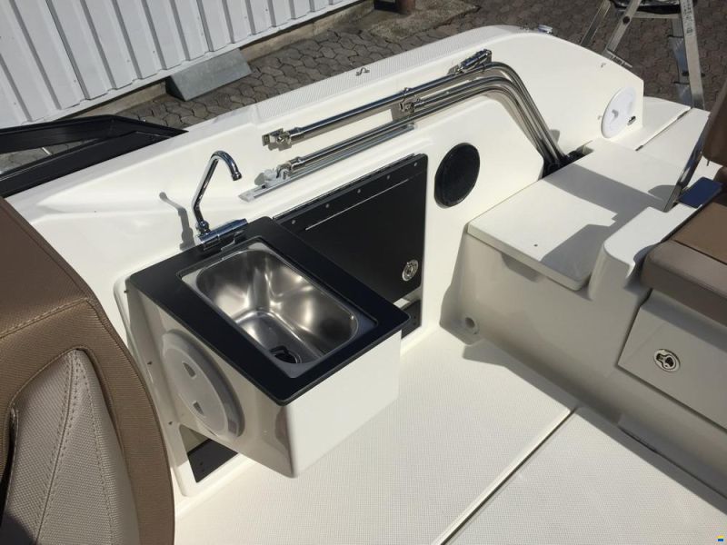 Quicksilver Activ 675 Cruiser / F150 BSO2 & Trailer