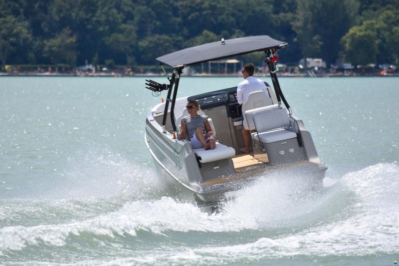 Stickl E-NJOY 800 Tour