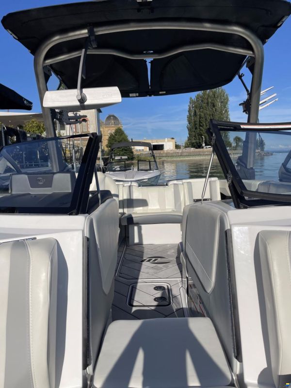 Malibu Wakesetter 22 LSV