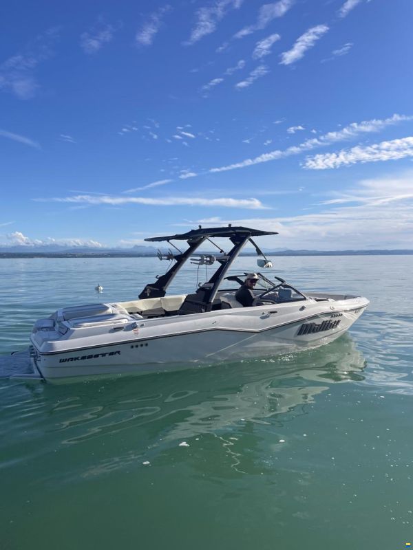 Malibu Wakesetter 22 LSV