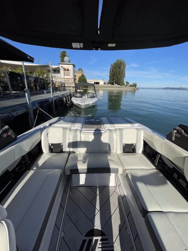 Malibu Wakesetter 22 LSV