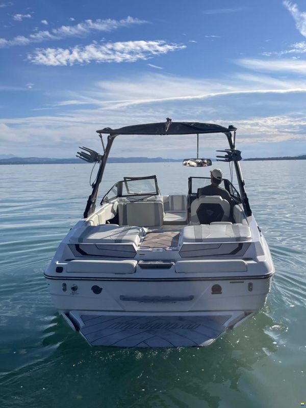 Malibu Wakesetter 22 LSV