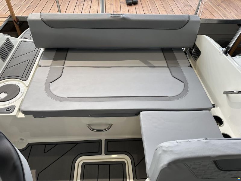 Bayliner Element M19