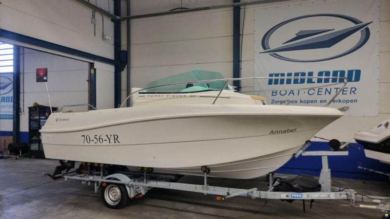 Jeanneau Merry Fisher 585 met Suzuki DF90A en tra