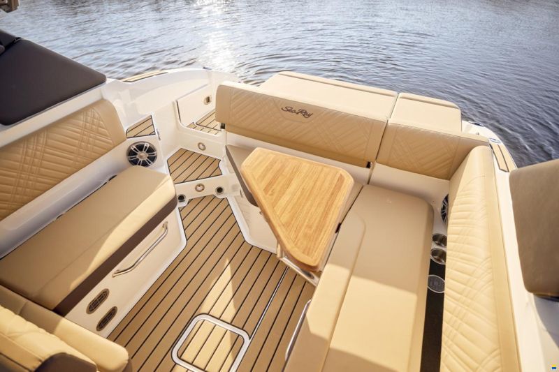 Sea Ray SDX 270 Surf Europe