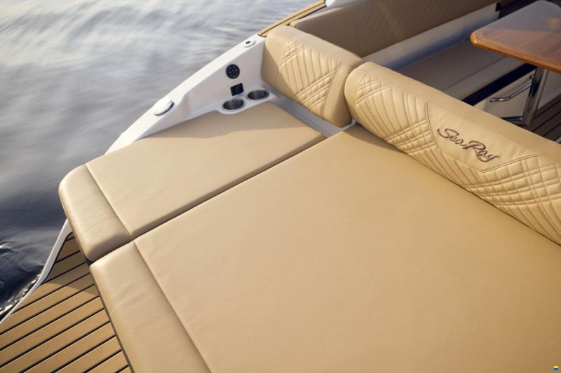 Sea Ray SDX 270 Surf Europe