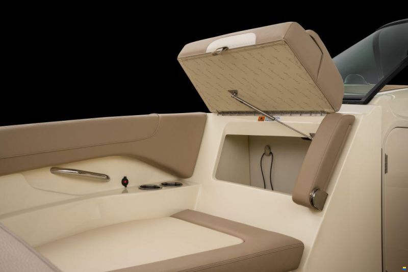 Chris Craft Calypso 28 Outboard