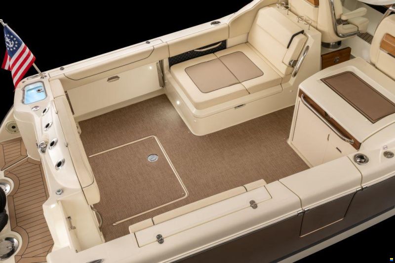 Chris Craft Calypso 32 Outboard