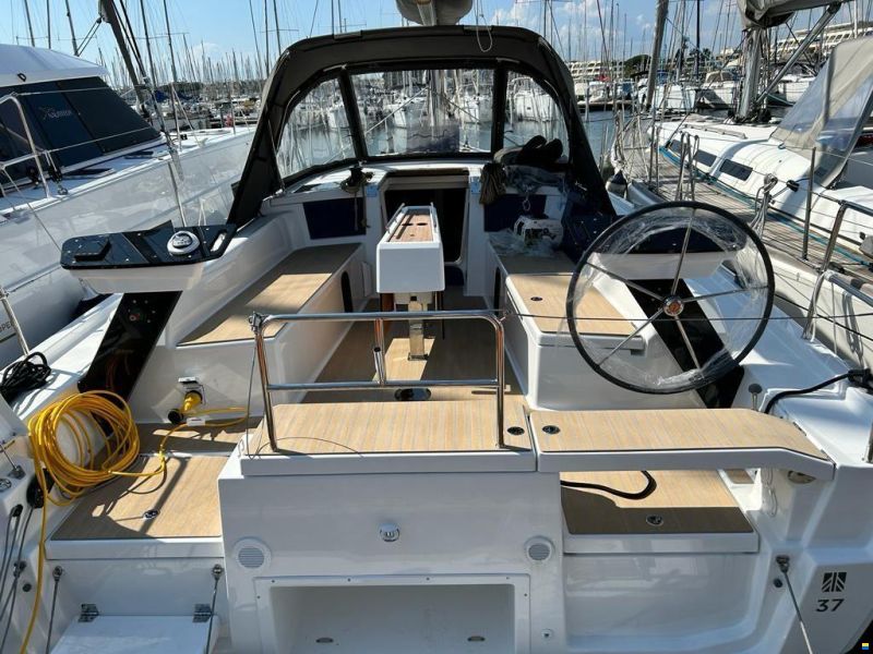 Dufour 37