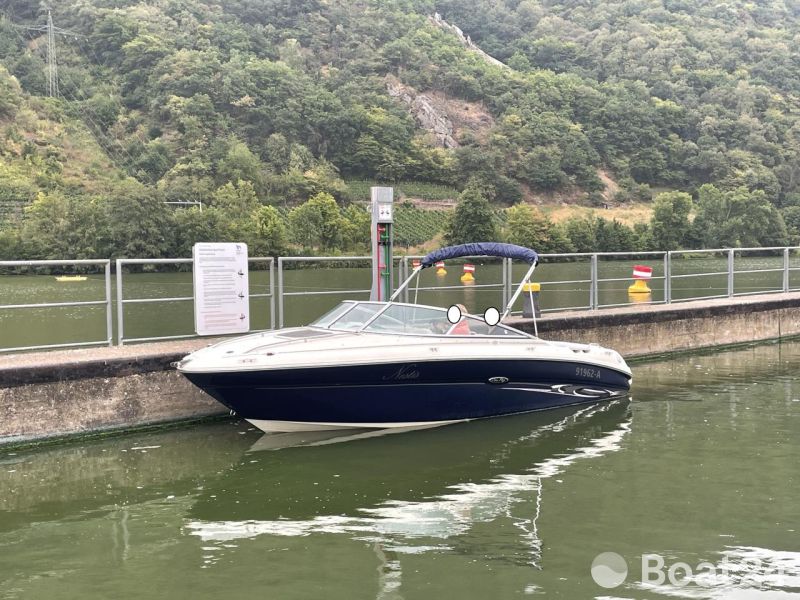 Sea Ray 220 SSE