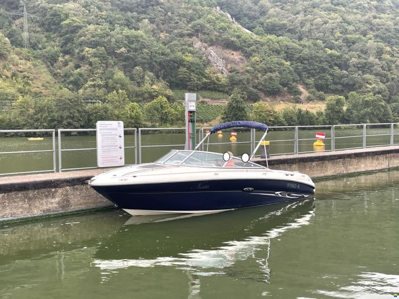Sea Ray 220 SSE