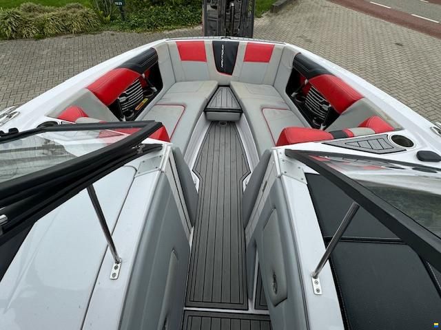 Nautique G23