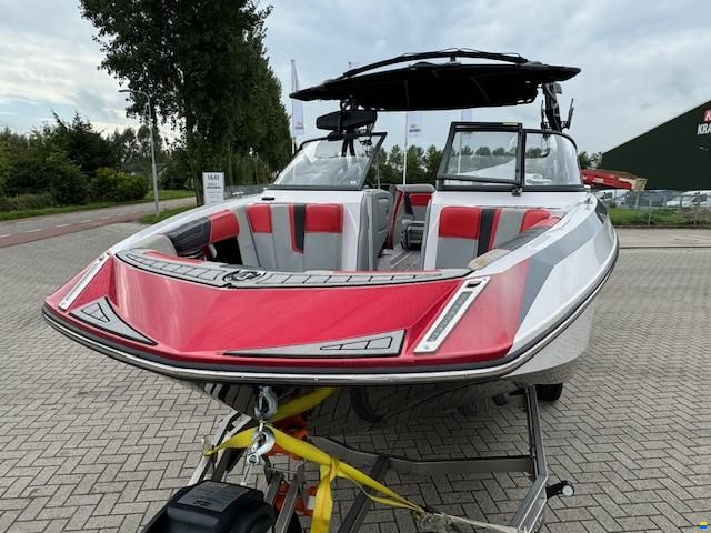 Nautique G23