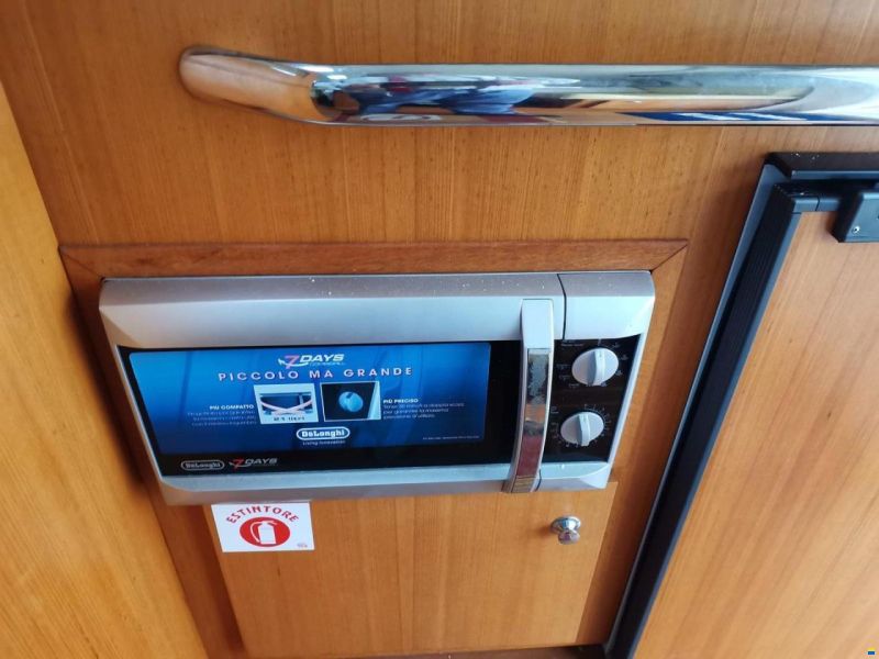 Cantiere navale Viareggio Bellcraft 1000