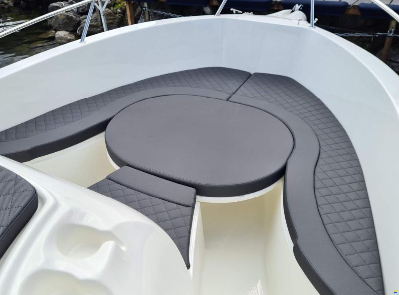 Selection Boats Aston 23