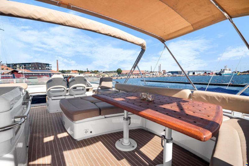 Fairline Squadron 74