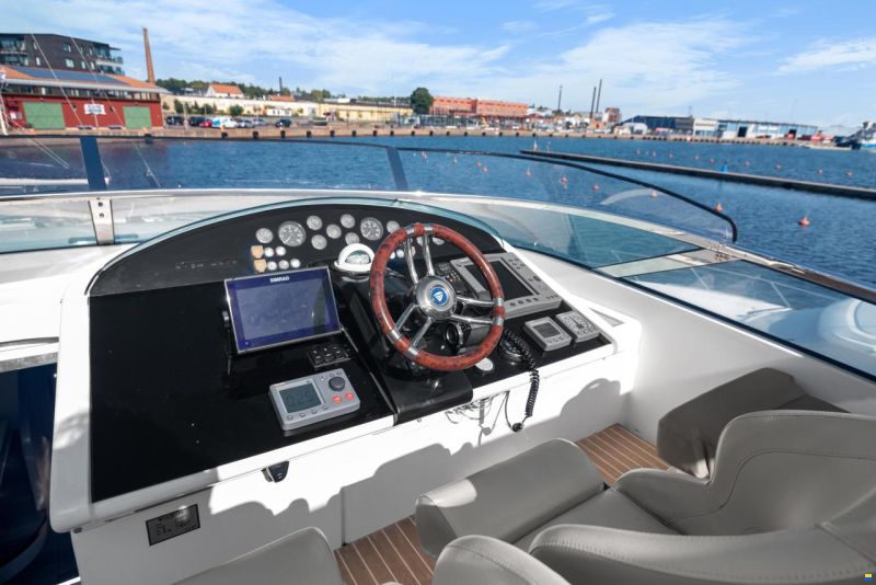 Fairline Squadron 74