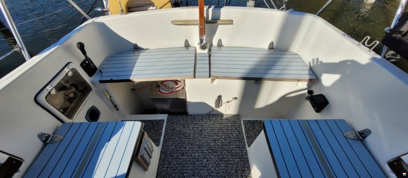 Bavaria 890