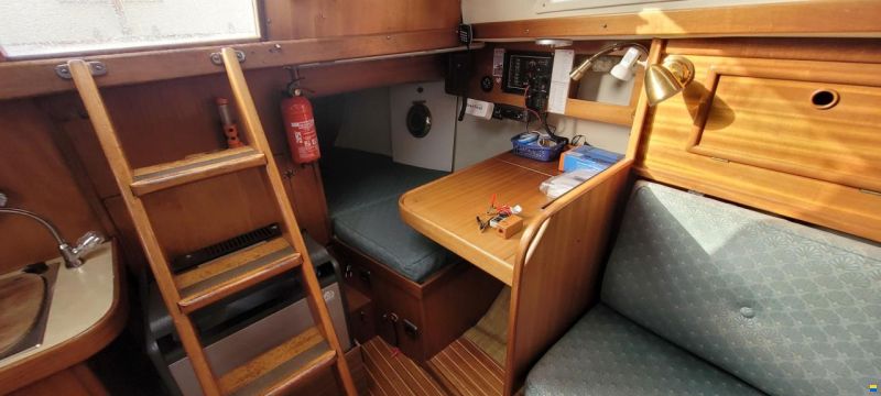 Bavaria 890