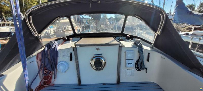 Bavaria 890