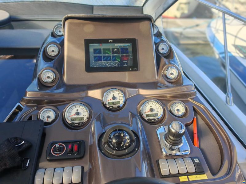 Cobrey 33 HT 2x250PS 2015