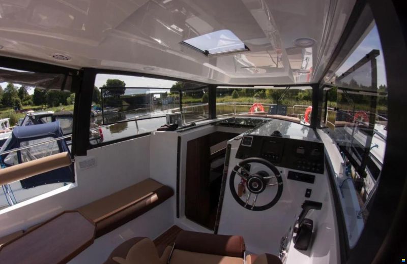 Nautic Yachts NEON 990