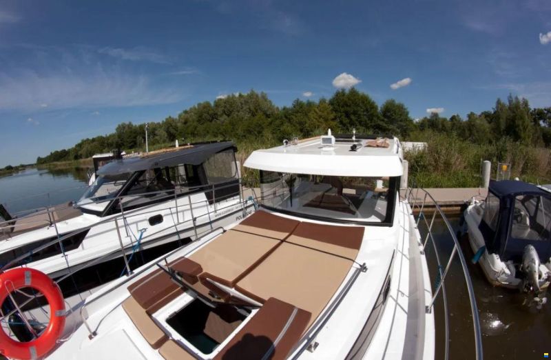 Nautic Yachts NEON 990