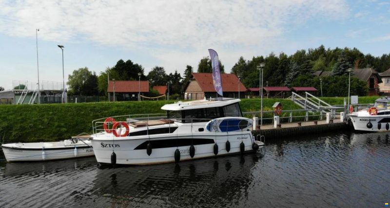 Nautic Yachts NEON 990