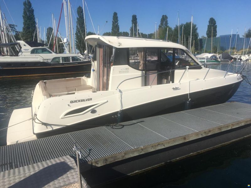 Quicksilver Activ 855 Weekend