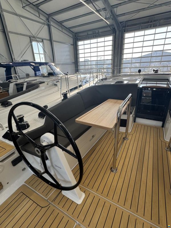 Hanse 410 NEU auf Bestellung, segelklar zu Was