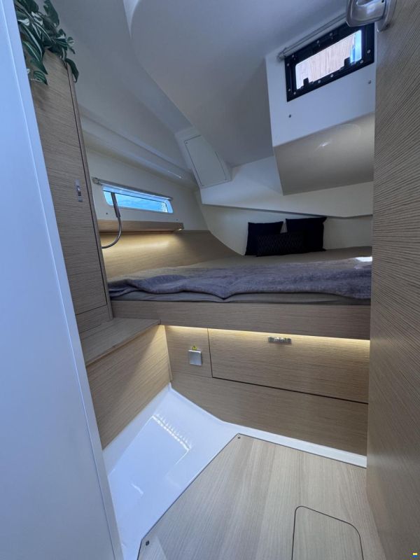 Hanse 410 NEU auf Bestellung, segelklar zu Was