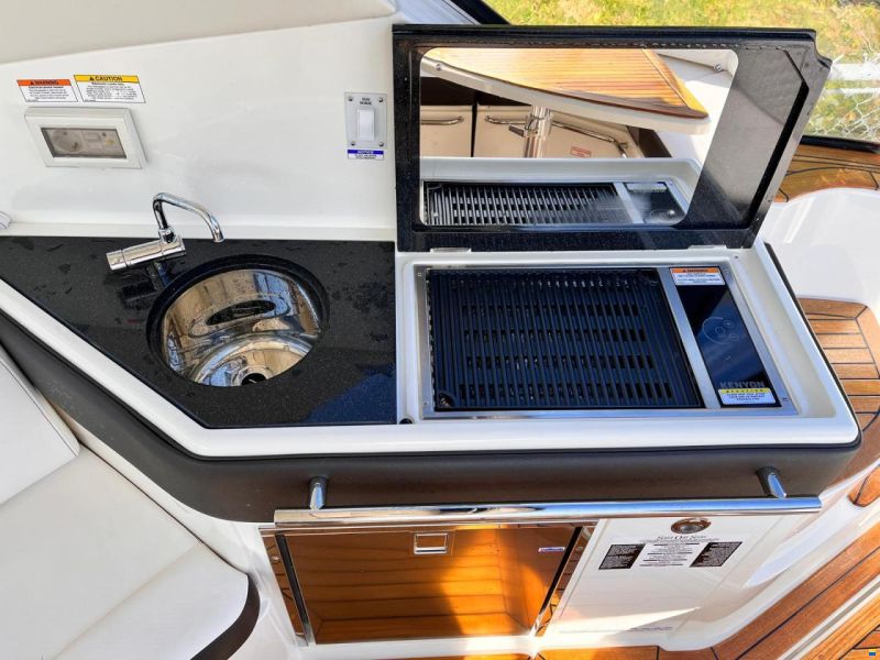 Sea Ray 320 Sun Dancer
