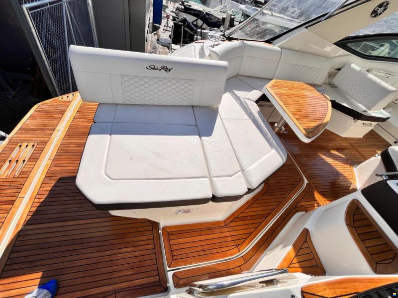 Sea Ray 320 Sun Dancer
