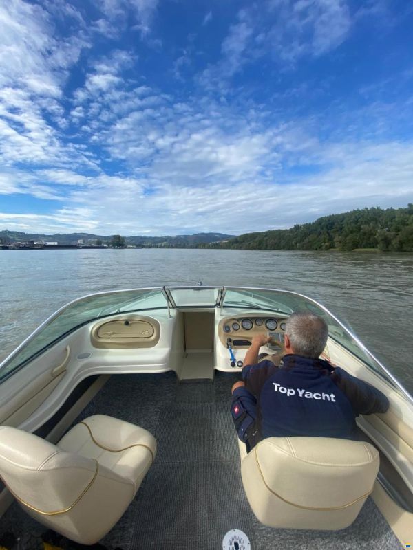 Sea Ray 180 Closed Bow