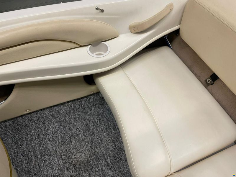 Sea Ray 180 Closed Bow