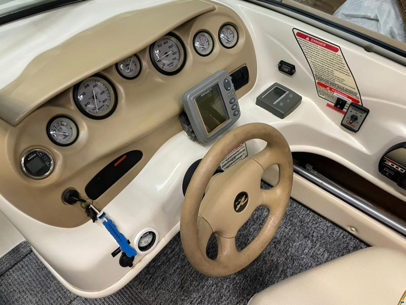 Sea Ray 180 Closed Bow