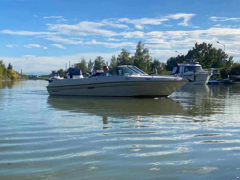 Sea Ray 180 Closed Bow