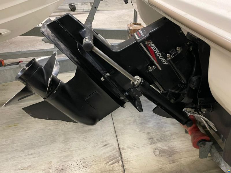 Sea Ray 180 Closed Bow