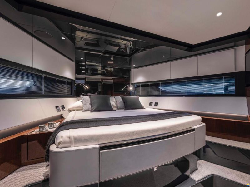 Riva DIABLE 68'
