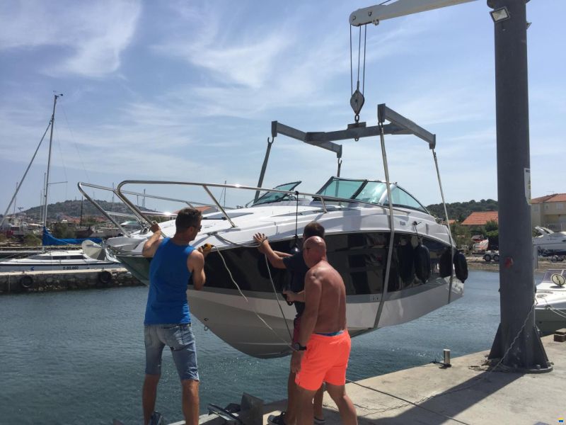 Four Winns Vista 255