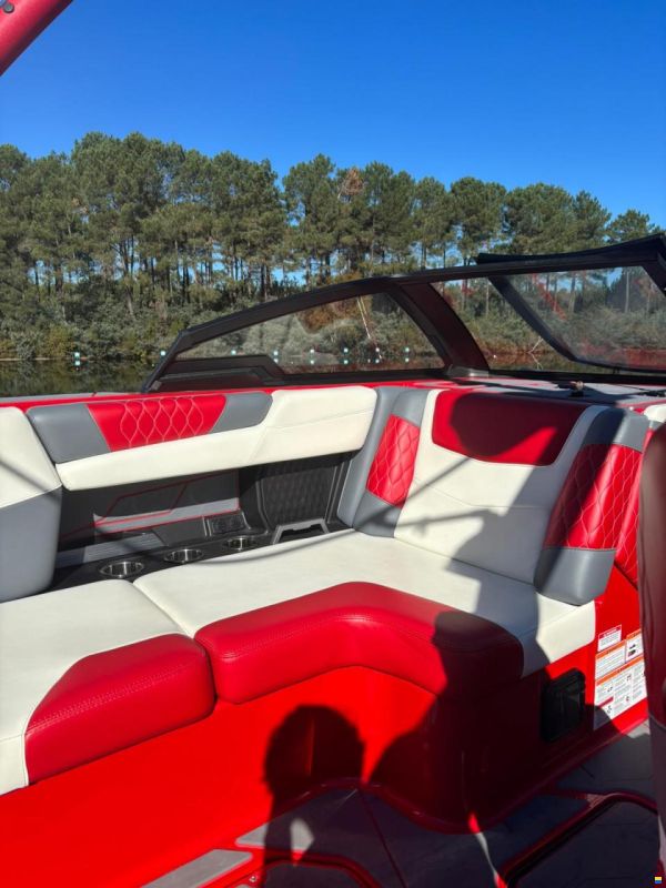 Malibu M220