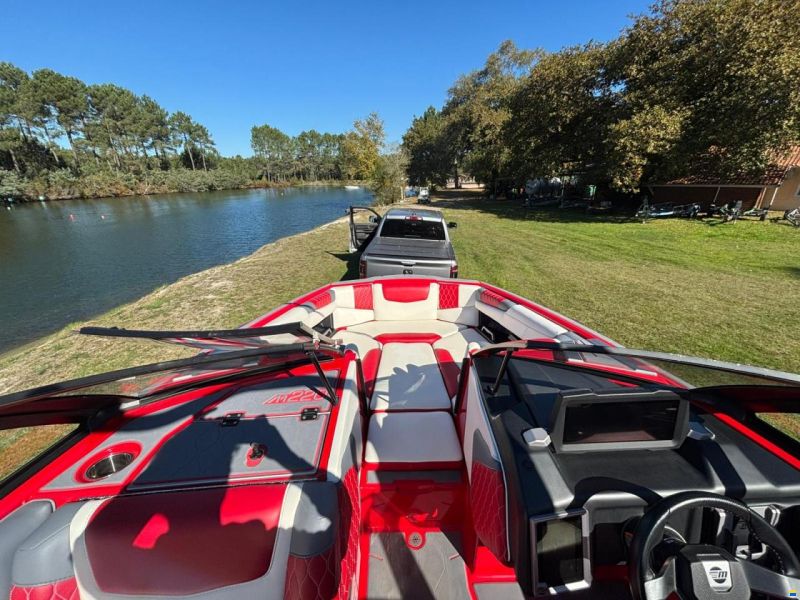 Malibu M220
