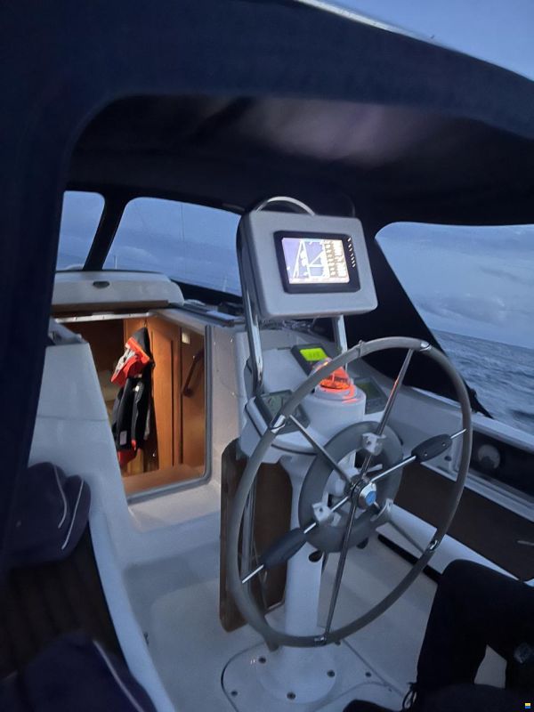 Hunter 33