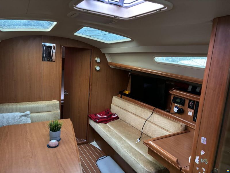 Hunter 33