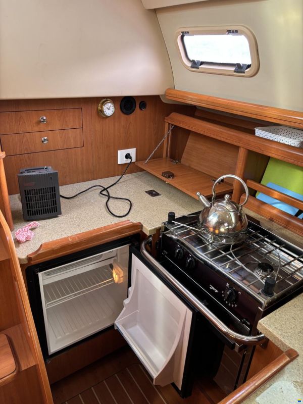 Hunter 33