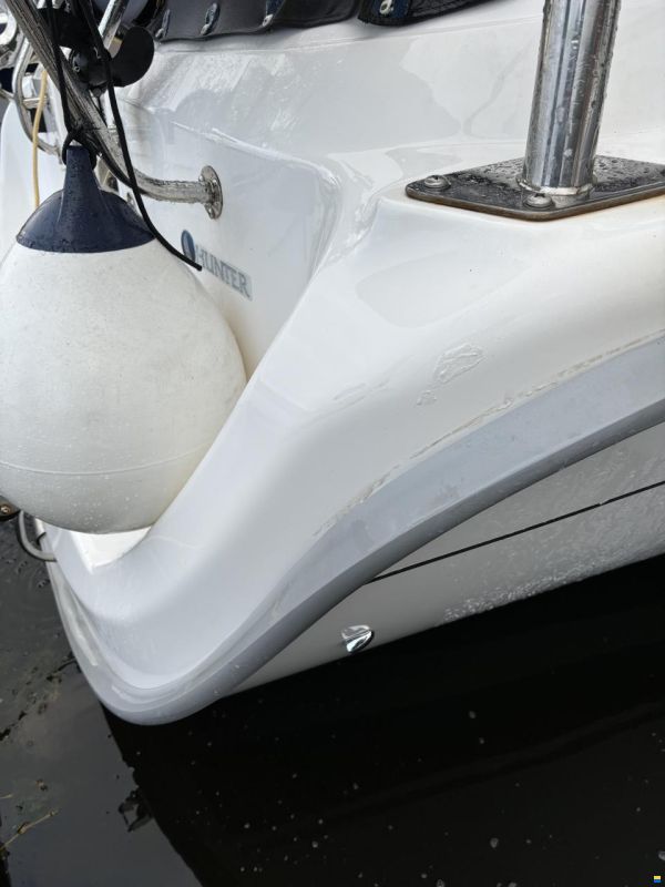 Hunter 33