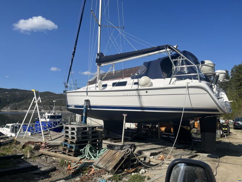 Hunter 33