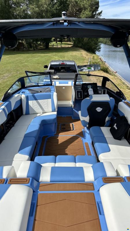 Malibu 23 MXZ